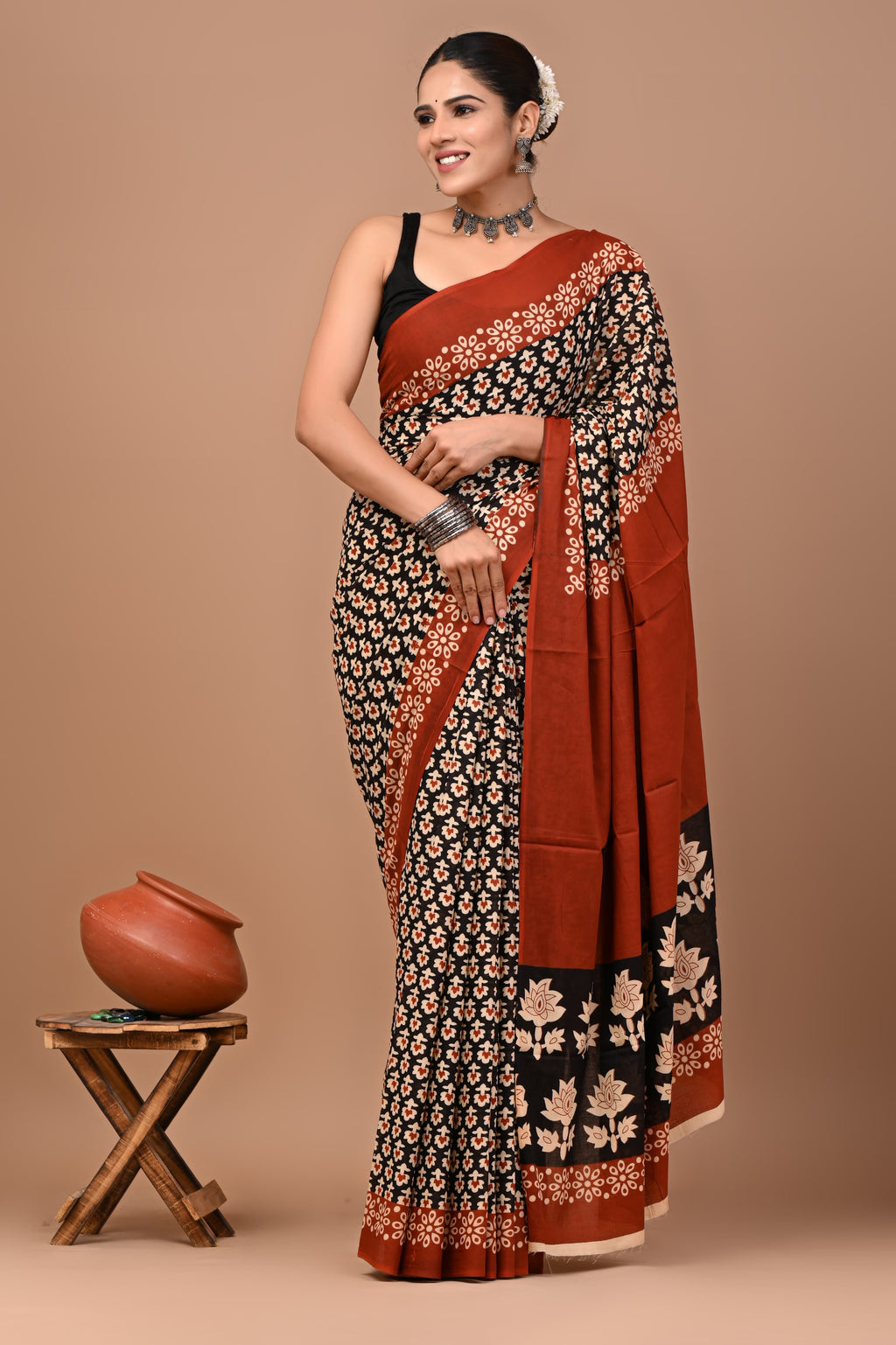Terracotta Elegance Cotton Mulmul Saree💫